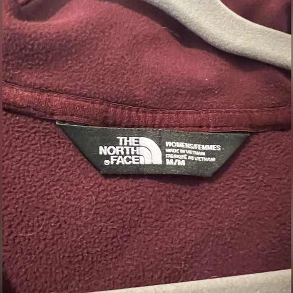 The North Face Red  jacket with Hood and High Collar.Size Medium - Picture 12 of 12